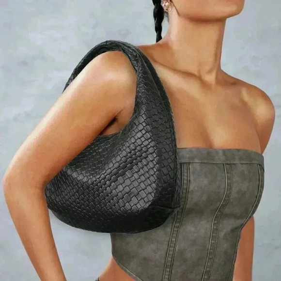 Handbags - Black Casual Women's Leisure Faux Woven Leather Shoulder Bag